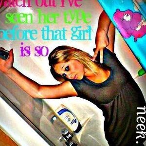 Meet your Posher, Monique